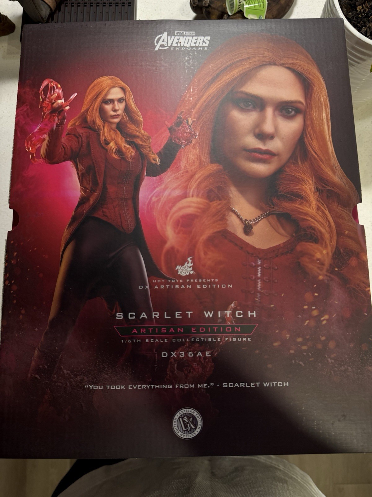 Hot Toys Scarlet Witch Artisan Edition DX36AE Endgame 1/6 Rooted Hair Hot Toys Scarlet Witch Artisan Edition DX36AE Endgame 1/6 Rooted Hair