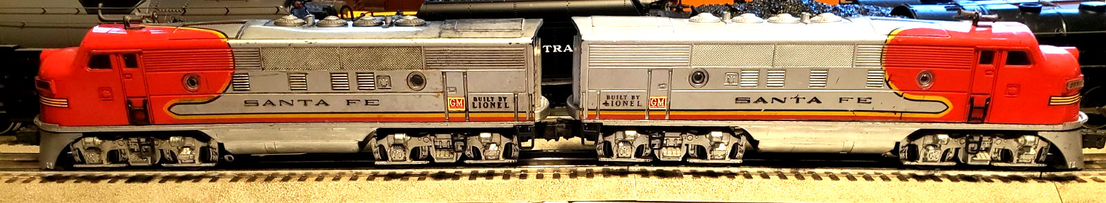 LIONEL 2343 PWD 2333 DUMMY SANTA FE AA UNITS IN GOOD CONDITION TO RESTORE, RUNS. LIONEL 2343 PWD 2333 DUMMY SANTA FE AA UNITS IN GOOD CONDITION TO RESTORE, RUNS.