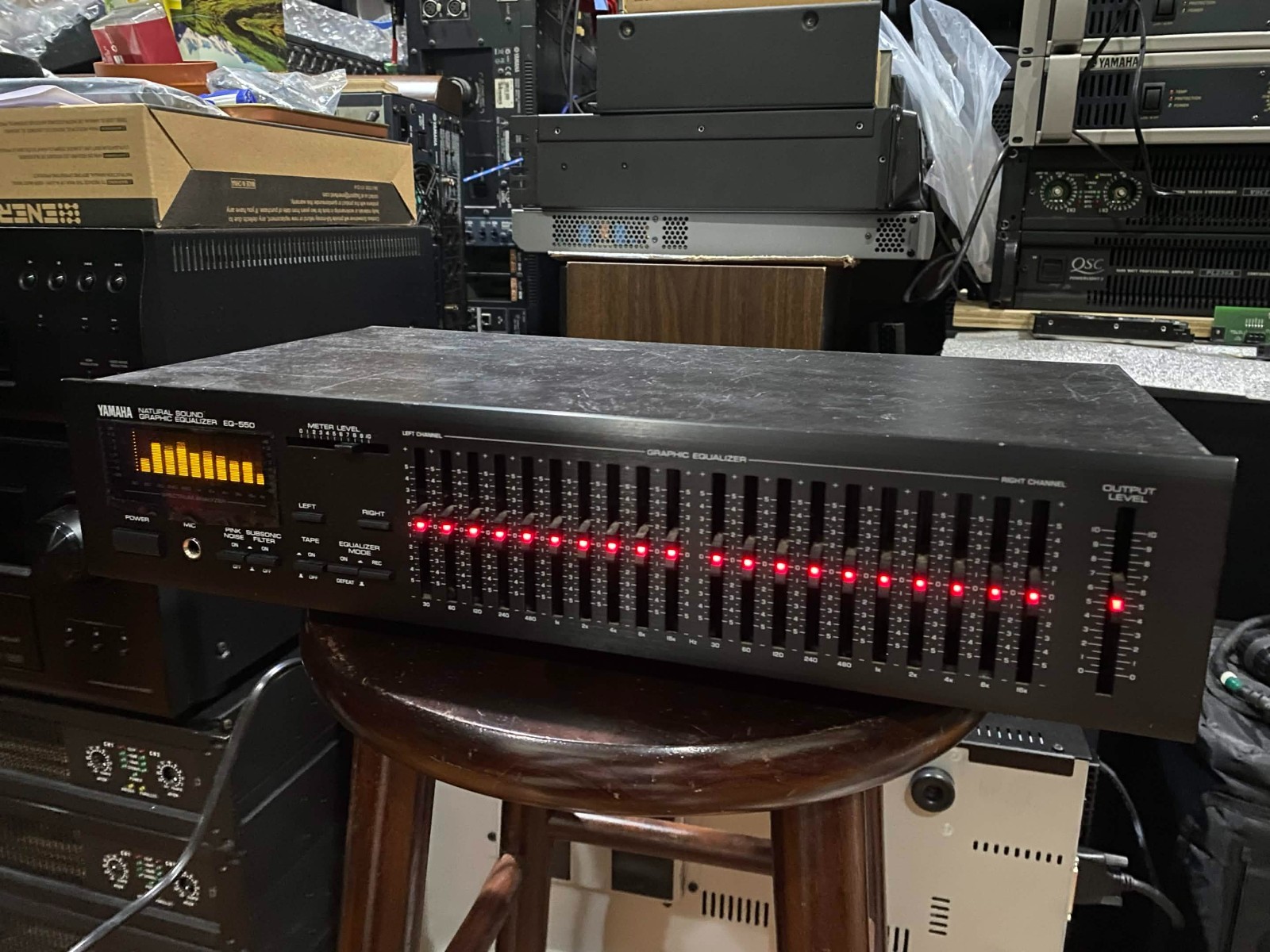 Yamaha EQ-550 Natural Sound Graphic Equalizer Yamaha EQ-550 Natural Sound Graphic Equalizer