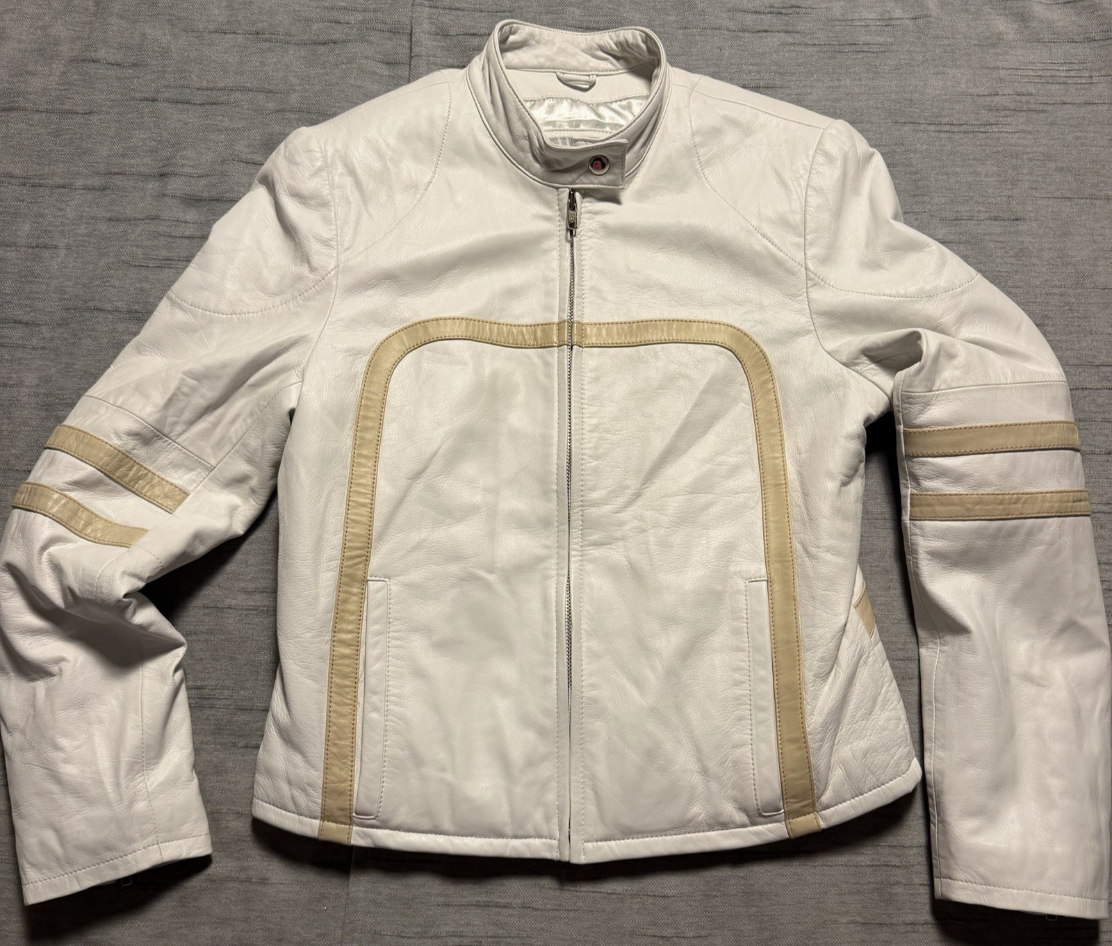 Vintage Wilson’s Maxima Womens Rare Leather Motorcycle Jacket White Beige Size M Vintage Wilson’s Maxima Womens Rare Leather Motorcycle Jacket White Beige Size M