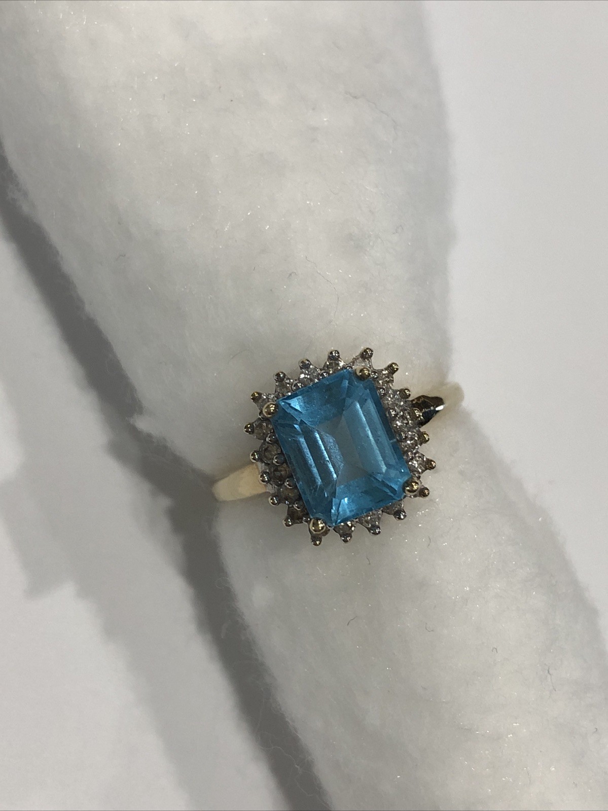 Swiss Blue Topaz And Diamonds Gold Ring Size 8 Swiss Blue Topaz And Diamonds Gold Ring Size 8