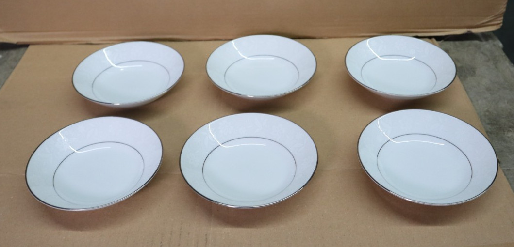 6 Noritake RANIER 6909 Japan White FRUIT / SAUCE BOWLS 5.5