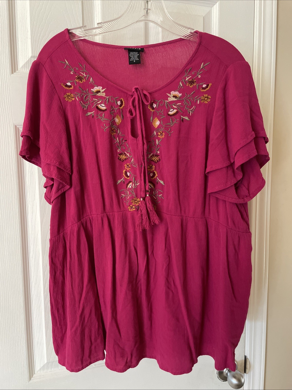 Torrid Gorgeous Top Sz 0 Pretty Gorgeous Fuchsia Floral Short Sleeve Blouse Top Torrid Gorgeous Top Sz 0 Pretty Gorgeous Fuchsia Floral Short Sleeve Blouse Top