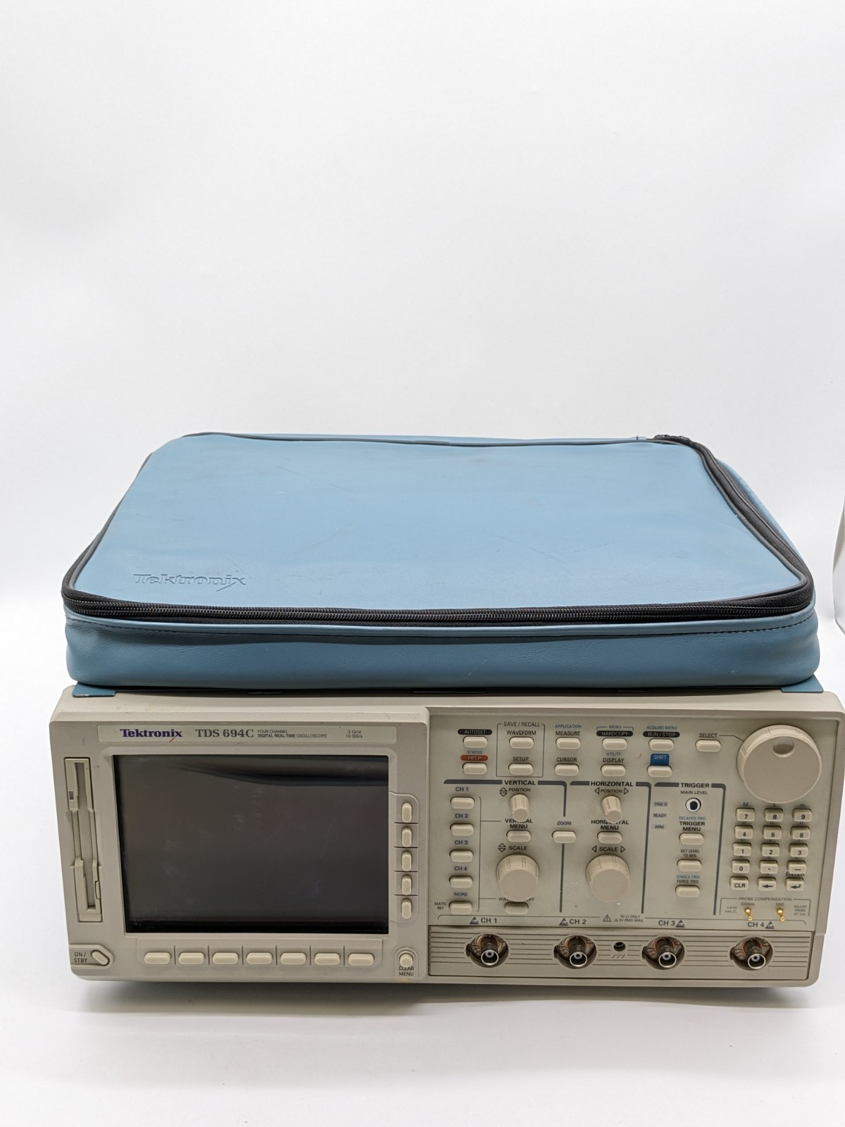 Tektronix TDS694C, 4 Channel Color Oscilloscope 3GHz 10GS/s Tektronix TDS694C, 4 Channel Color Oscilloscope 3GHz 10GS/s