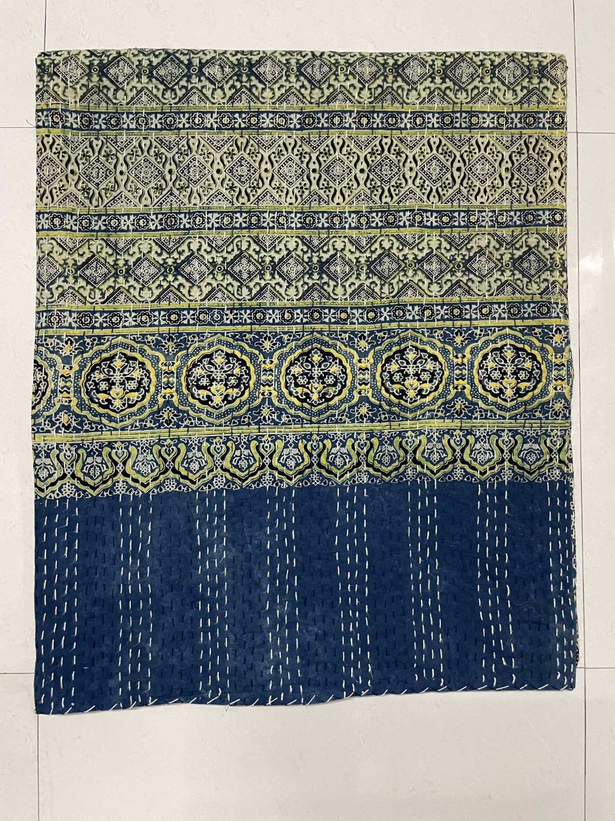 Indian Vintage Style Hand Block Printed Reversible Cotton Kantha Quilts Blanket Indian Vintage Style Hand Block Printed Reversible Cotton Kantha Quilts Blanket
