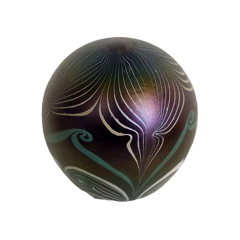 Vintage Vandermark Purple Blue Green Pulled Feather Glass Paperweight - 1979 Vintage Vandermark Purple Blue Green Pulled Feather Glass Paperweight - 1979