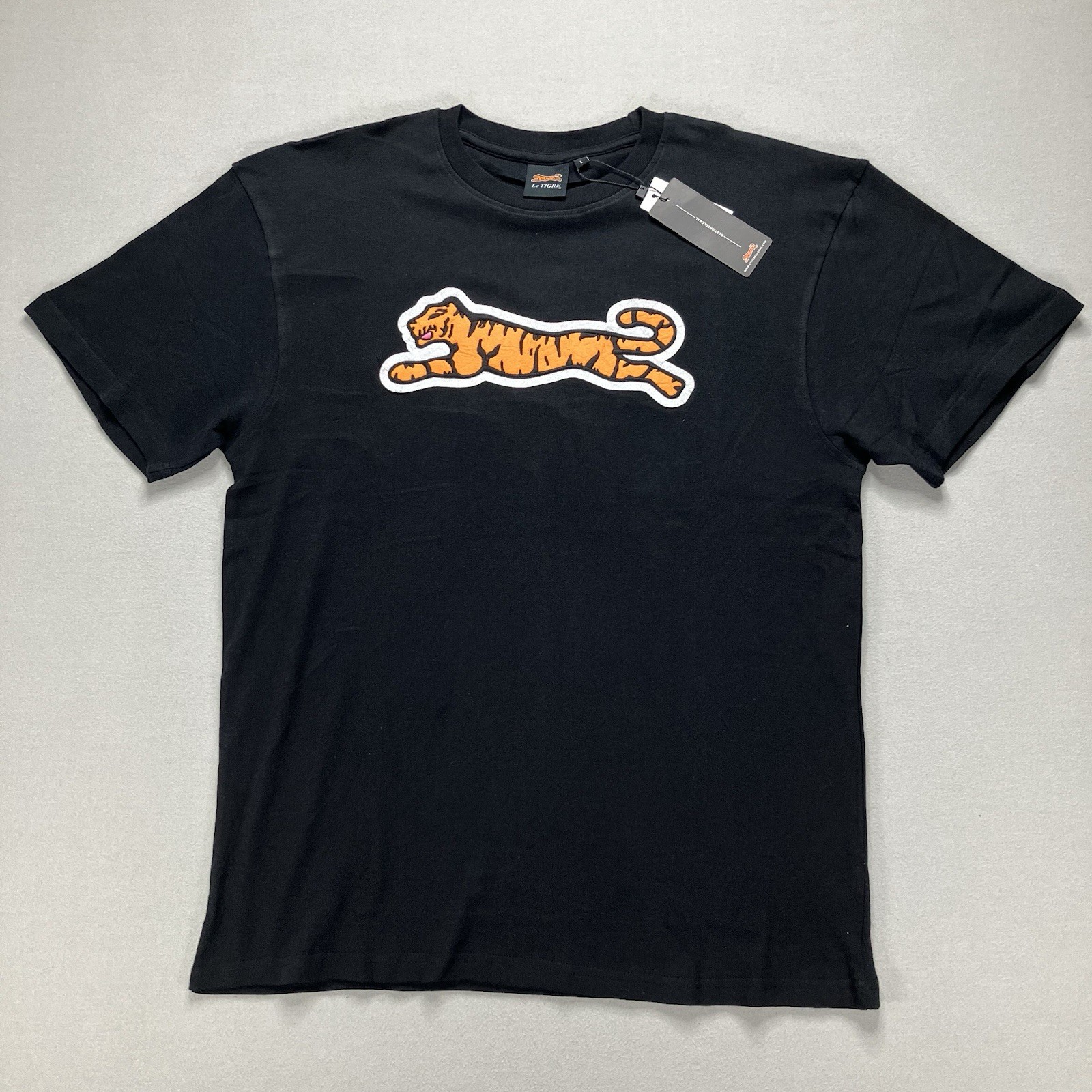 Le TIGRE Men\'s Flocked Big Tiger Felt Patch T-Shirt Black 100% Cotton Size Large Le TIGRE Men\'s Flocked Big Tiger Felt Patch T-Shirt Black 100% Cotton Size Large