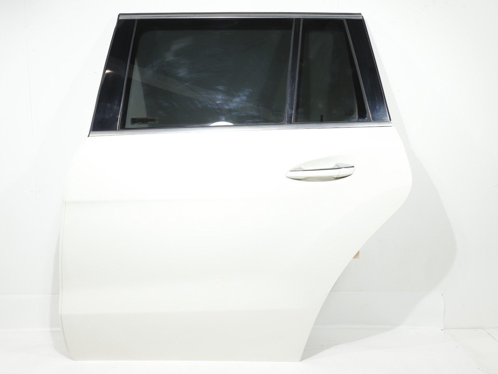 2013 - 2016 MERCEDES GL450 REAR LEFT DOOR COMPLETE CALCITE WHITE (650) OEM 2013 - 2016 MERCEDES GL450 REAR LEFT DOOR COMPLETE CALCITE WHITE (650) OEM