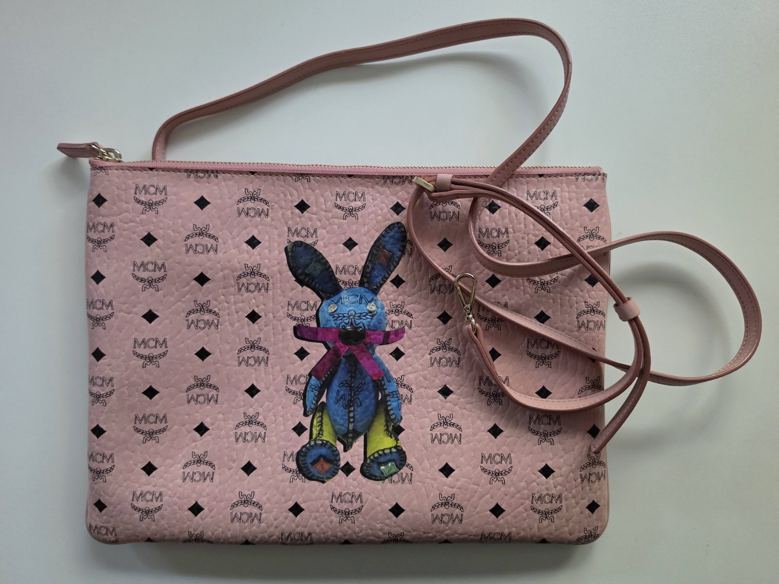 Special edition MCM Visetos Pink Rabbit Crossbody Bag Unisex Special edition MCM Visetos Pink Rabbit Crossbody Bag Unisex