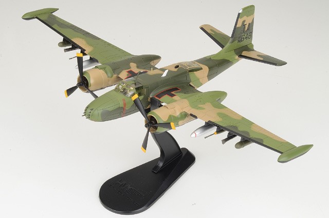 HA3226 Hobby Master B-26K Counter Invader 1/72 Model #64-17646 USAF 59th SOW,
