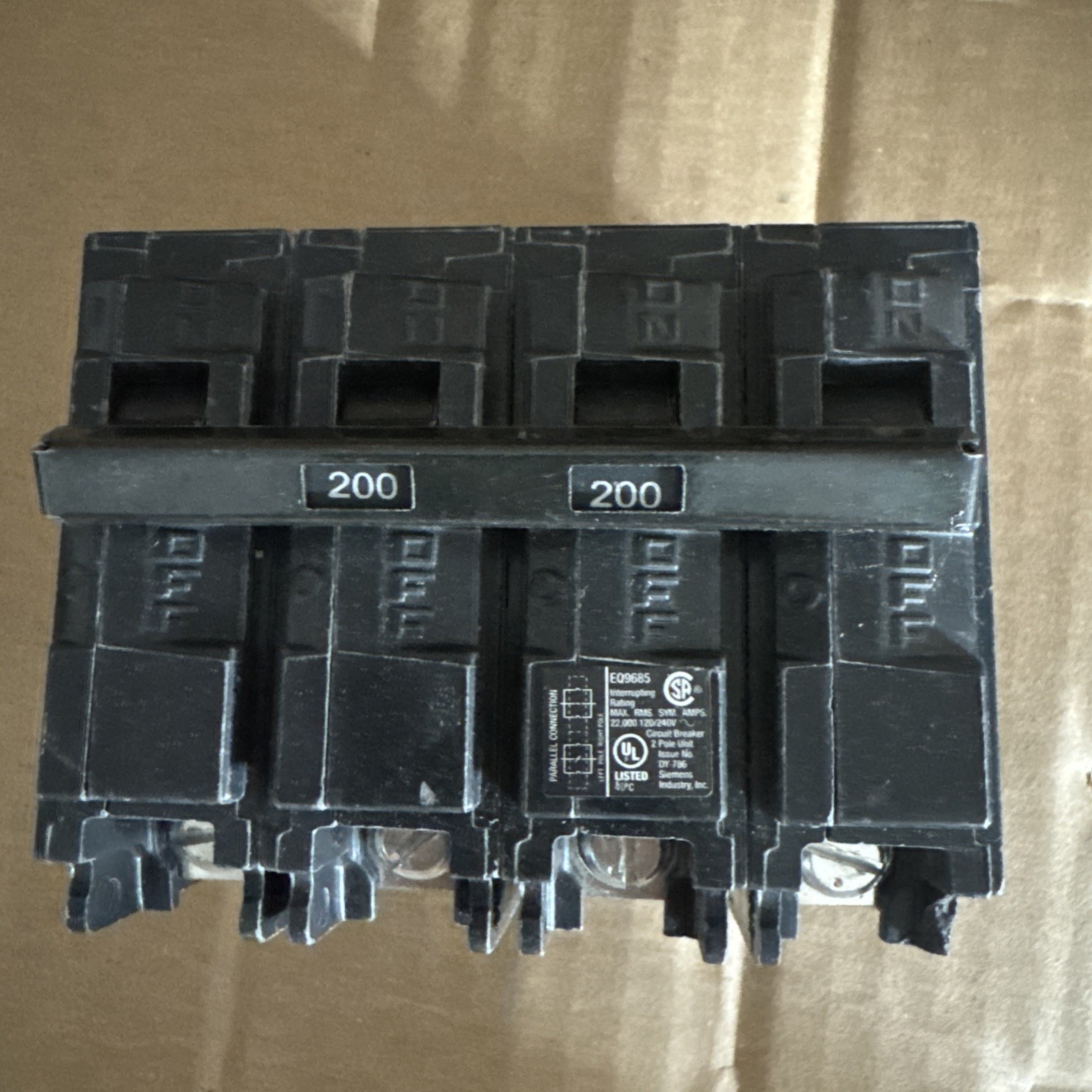 Siemens EQ9685 200A 2 Pole 120/240V Circuit Breaker Siemens EQ9685 200A 2 Pole 120/240V Circuit Breaker