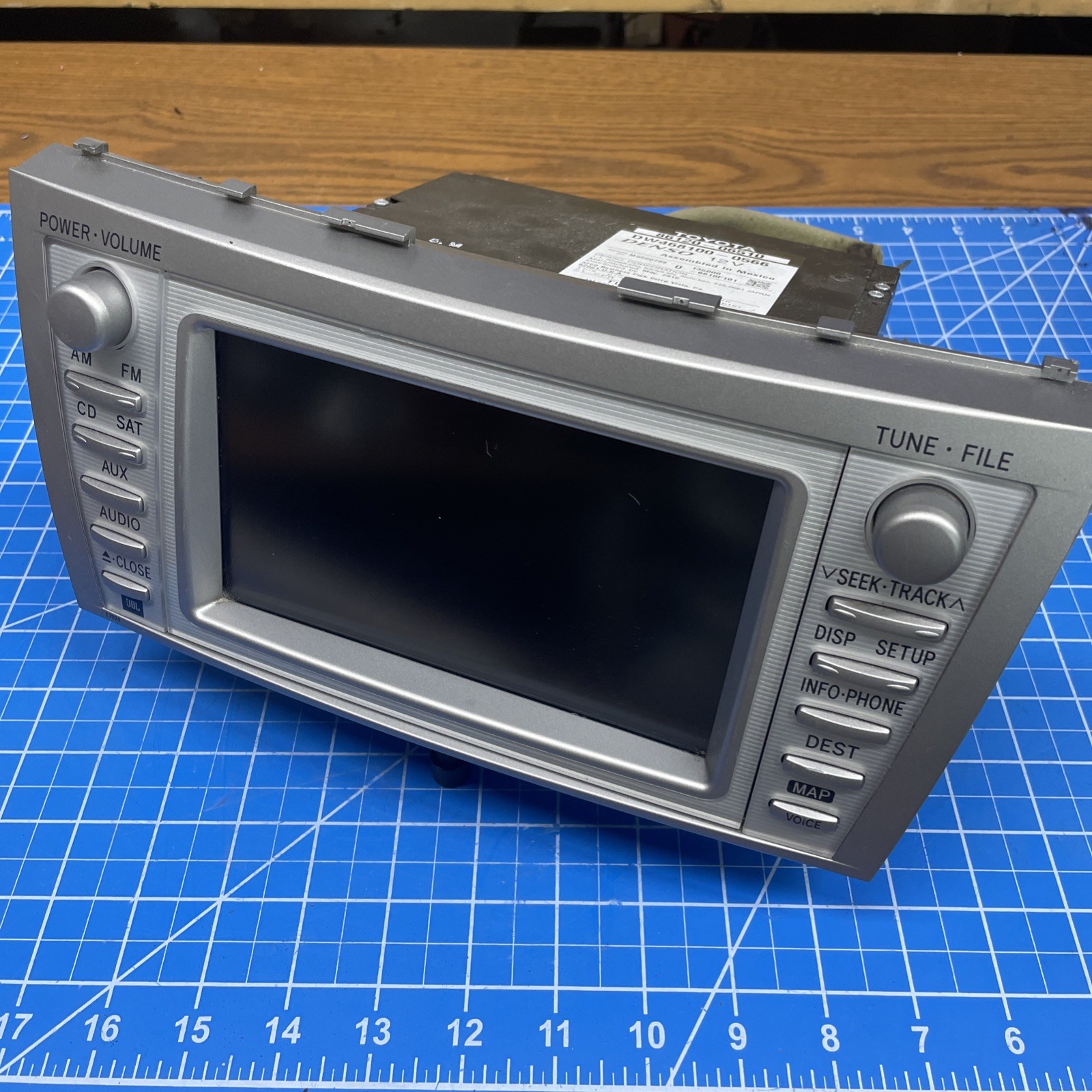 2010 2011 TOYOTA CAMRY RADIO GPS RADIO DISPLAY SCREEN OEM 86120-06510 2010 2011 TOYOTA CAMRY RADIO GPS RADIO DISPLAY SCREEN OEM 86120-06510