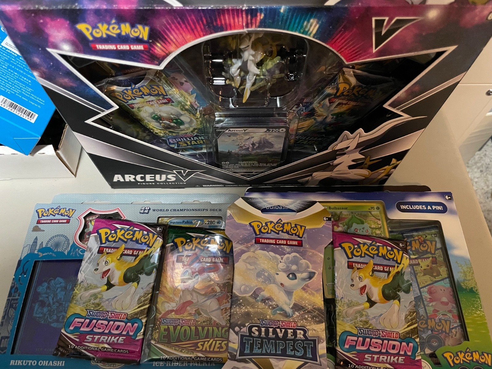 Pokemon TCG Sealed Lot Collection -Sword and Shield- Evolving Skies, Fusion, Go