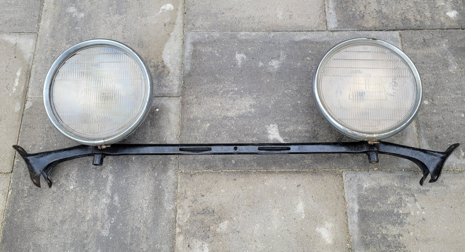 Vintage 1929-30 Chevrolet Twilite HeadLamp Light Bar Guide Head Lamps Original