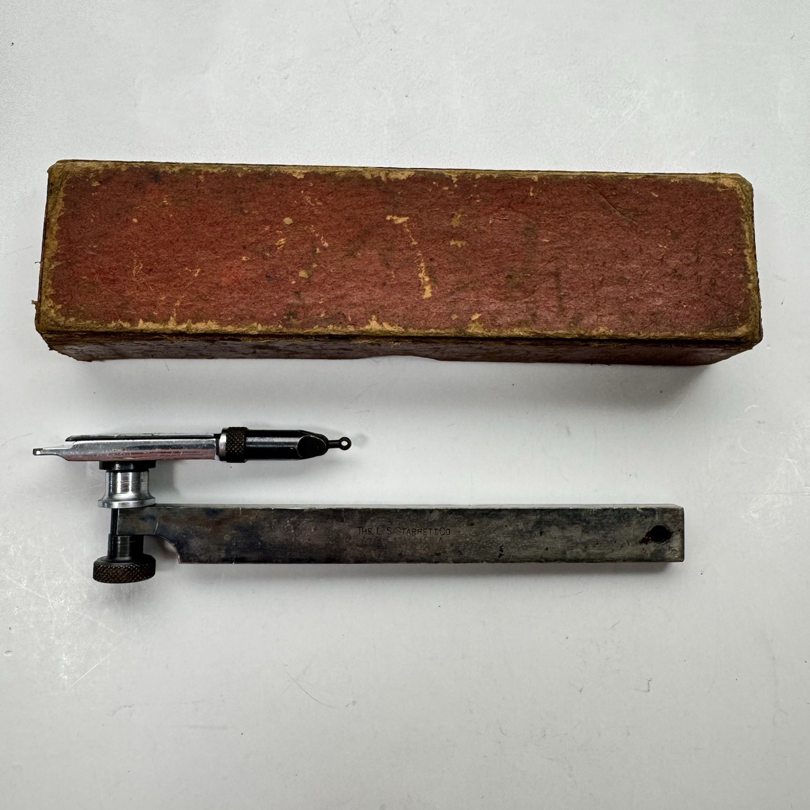 Vintage Starrett No 564 Universal Junior Test Indicator Machinist Tool w/ Box