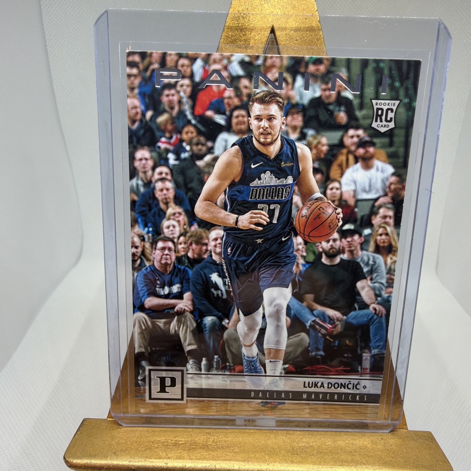 Panini 2018-19 Chronicles Luka Dončić Rookie Base #111 Dallas Mavericks Panini 2018-19 Chronicles Luka Dončić Rookie Base #111 Dallas Mavericks