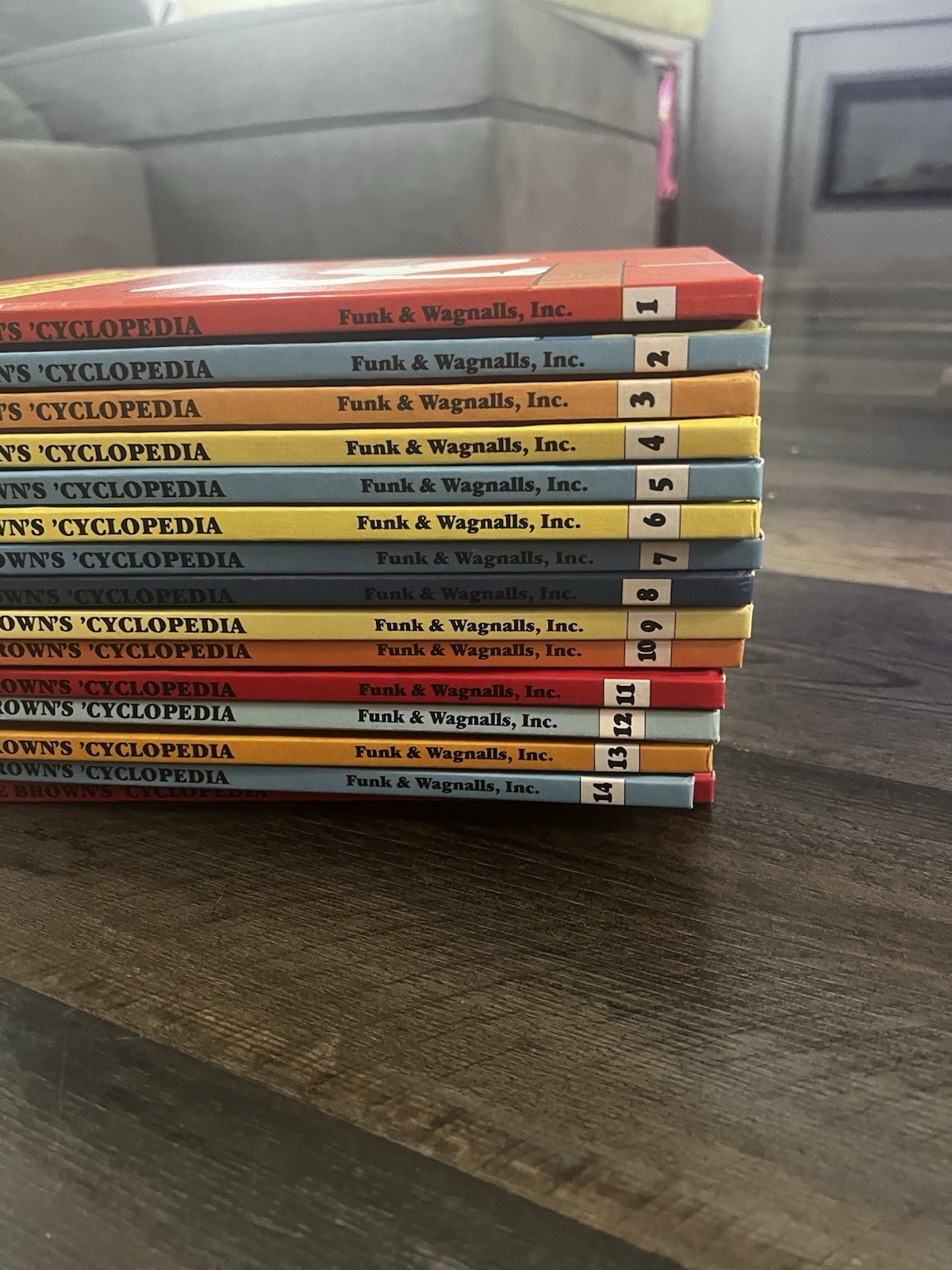 Vintage 1980 Charlie Brown\'s Cyclopedia Complete Set Volumes 1-15 Hard Cover. Vintage 1980 Charlie Brown\'s Cyclopedia Complete Set Volumes 1-15 Hard Cover.