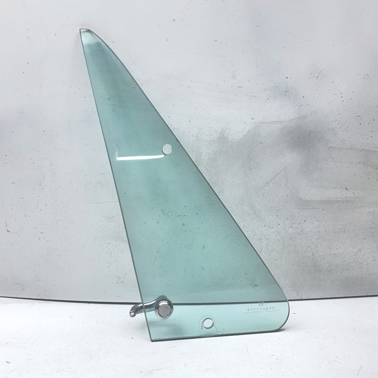 1981 - 1993 DODGE D100 D150 D350 Ramcharger RH Passenger VENT WING WINDOW 1981 - 1993 DODGE D100 D150 D350 Ramcharger RH Passenger VENT WING WINDOW