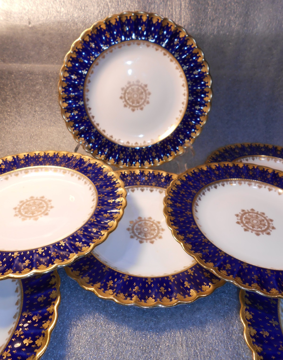 7 X W.T. Copeland ENGLAND gilded cobalt blue PLATES FOR GILMAN COLLAMORE 8 3/8 7 X W.T. Copeland ENGLAND gilded cobalt blue PLATES FOR GILMAN COLLAMORE 8 3/8
