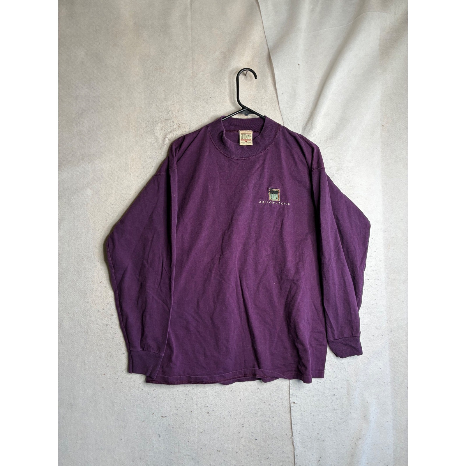 Vintage Suttons Sportswear Yellowstone Moose Long Sleeve T-Shirt Purple XL USA Vintage Suttons Sportswear Yellowstone Moose Long Sleeve T-Shirt Purple XL USA