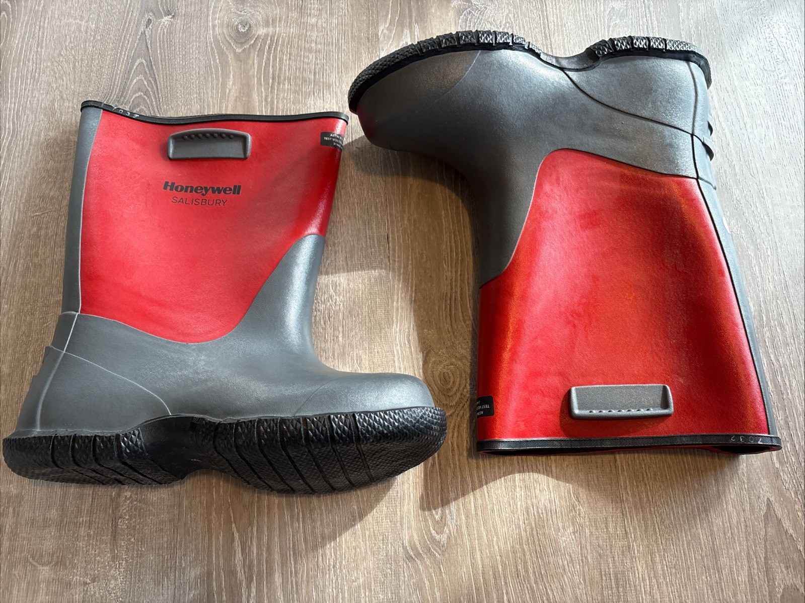 Salisbury 21405WT16 Dielectric Overboot 20 KV Size 16 17 Inch Tall, Deep Heel
