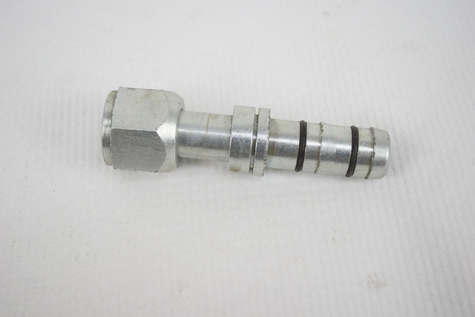 Eaton FJ5984-1012S Aeroquip EZ Clip Female Swivel Hose Fitting 12 Eaton FJ5984-1012S Aeroquip EZ Clip Female Swivel Hose Fitting 12
