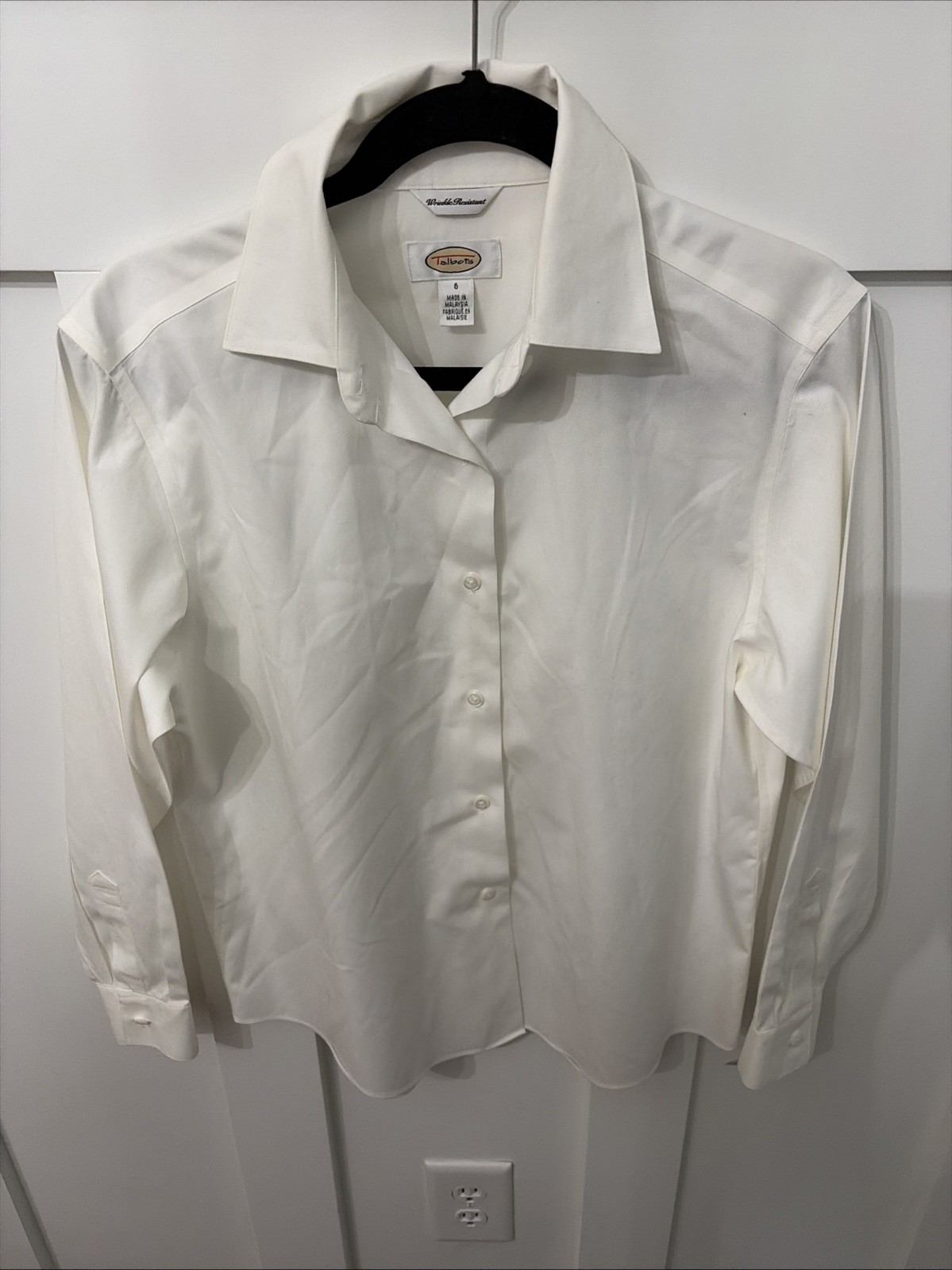 NWT Talbots Wrinkle Resistant Button Front Shirt-Size 6-White NWT Talbots Wrinkle Resistant Button Front Shirt-Size 6-White
