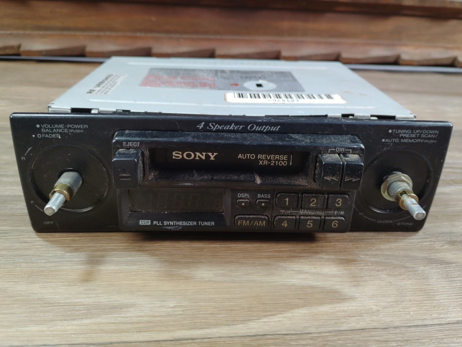 Sony XR 2100 FM/AM Cassette Stereo Sony XR 2100 FM/AM Cassette Stereo