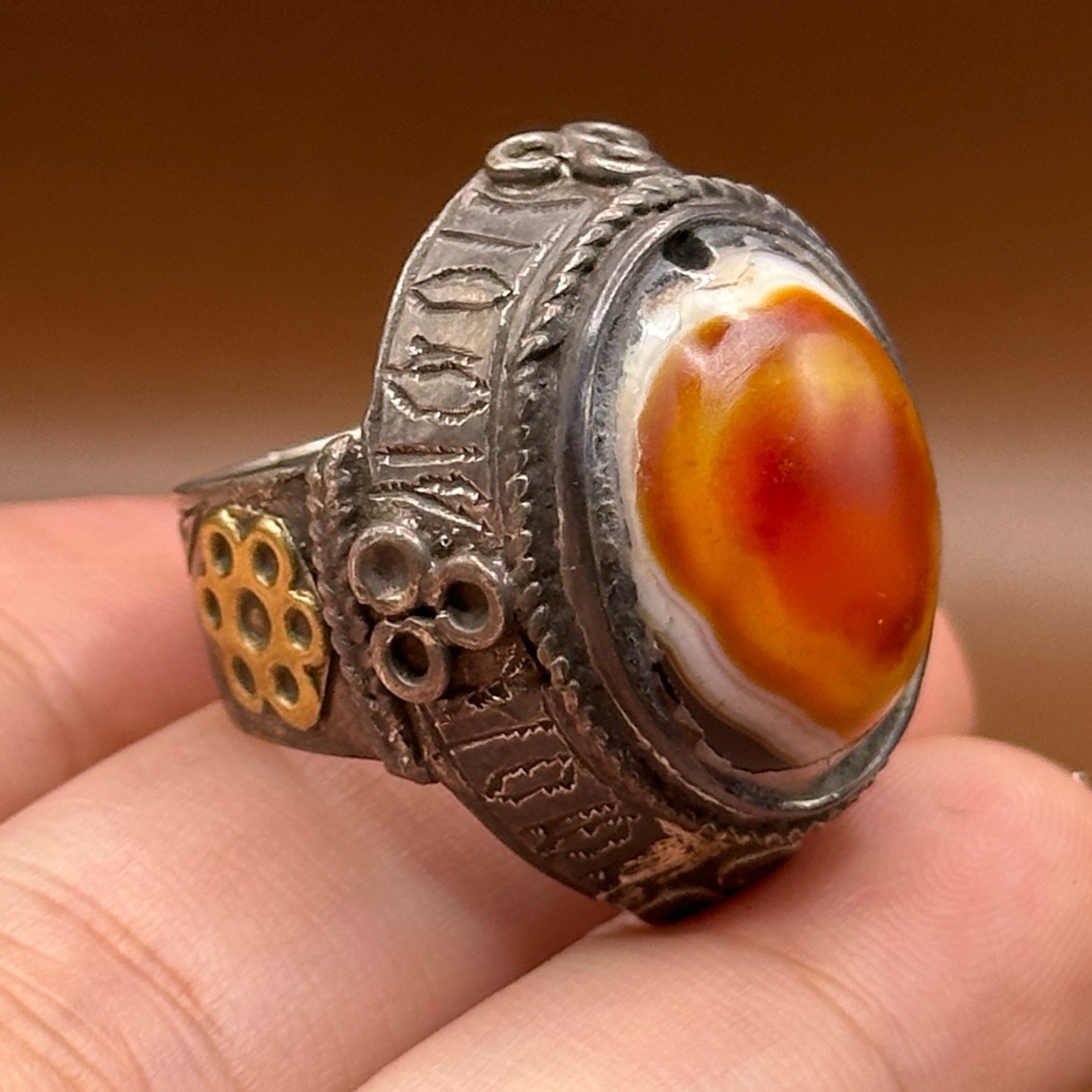 Very Rare Ancient Near Eastern Lukmik Eye Pattern banded Agate Silver Ring Very Rare Ancient Near Eastern Lukmik Eye Pattern banded Agate Silver Ring