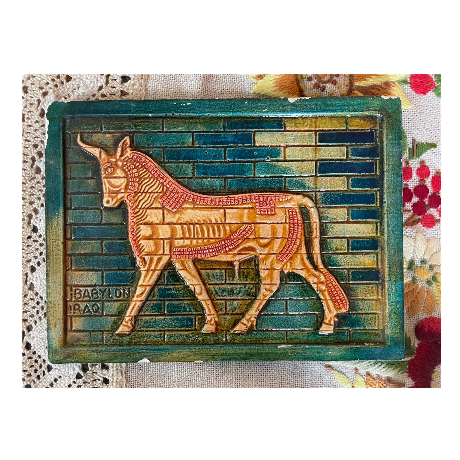 Vintage Babylon Iraq Ceramic Tile Relief Souvenir – Ishtar Bull Style Rare Piece Vintage Babylon Iraq Ceramic Tile Relief Souvenir – Ishtar Bull Style Rare Piece