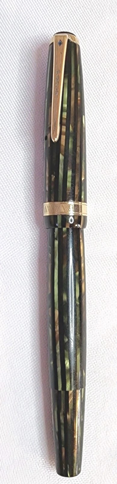 VINTAGE 1940\'s STRIPED PARKER DUOFOLD- SENIOR VACUMATIC FOUNTAIN PEN 14kt Nib.  