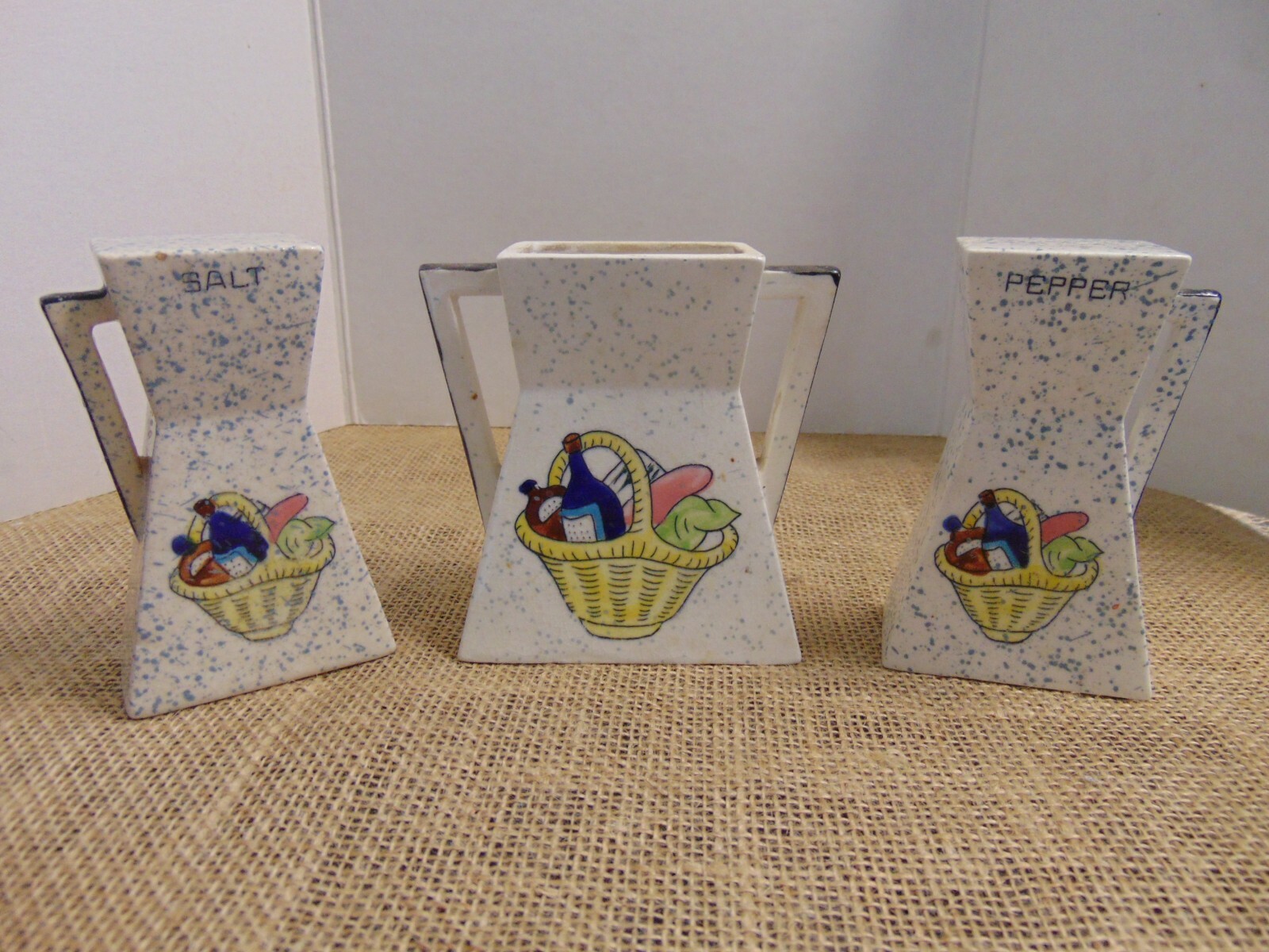 Vtg MCM Speckled Salt Pepper Shakers & Matching Vase Veggies/Basket Design Japan Vtg MCM Speckled Salt Pepper Shakers & Matching Vase Veggies/Basket Design Japan