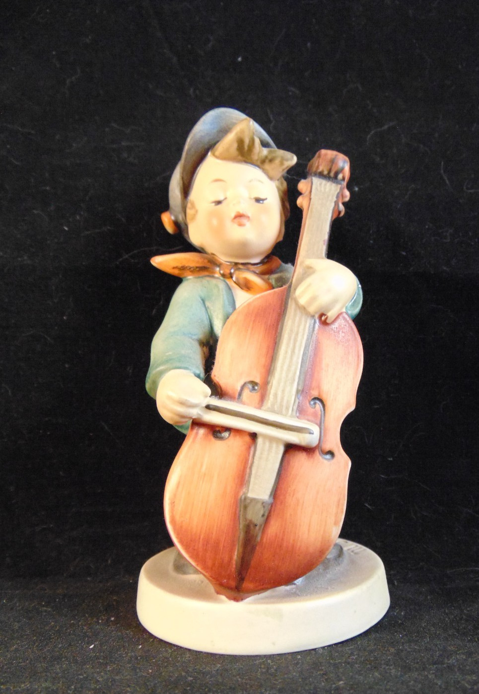 Vintage Goebel Hummel #186 \ Vintage Goebel Hummel #186 \