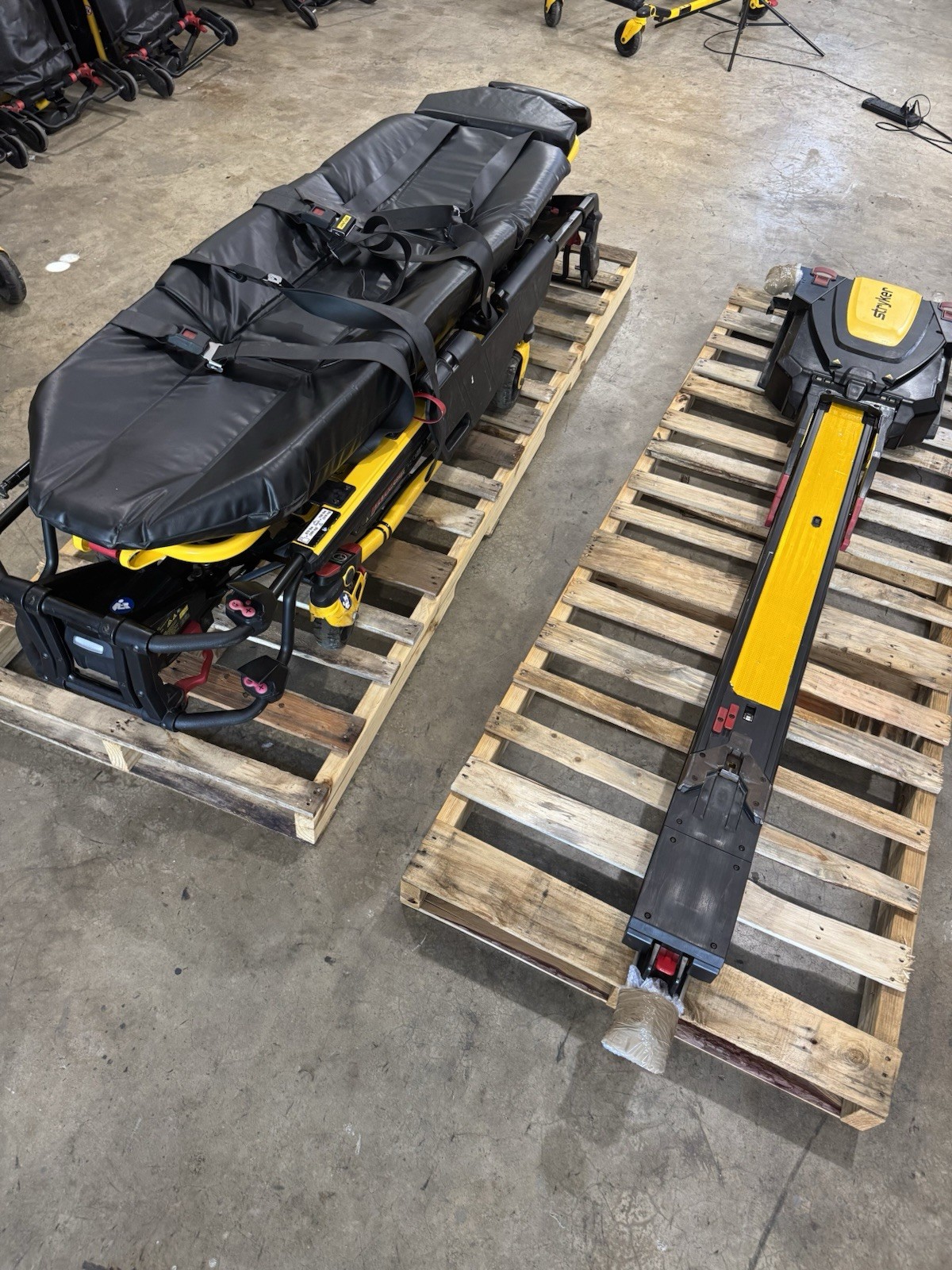 2020 Stryker Power Pro XT 6506 XPS Wings & Power Load 6390 Stretcher Cot Gurney