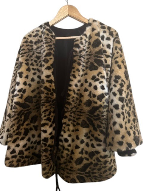 Faux Fur Leopard Print Cape / Poncho – One Size Donna Salyers Fabulous Furs