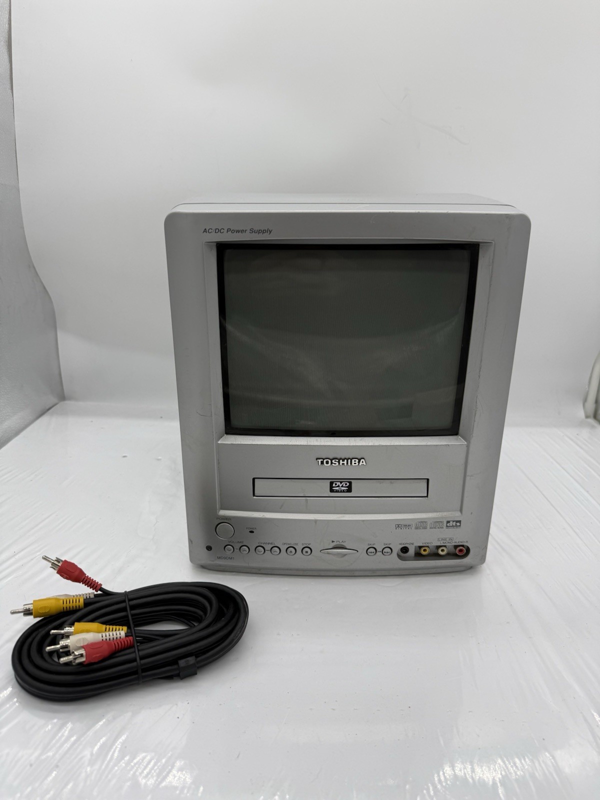Vintage Toshiba 9” CRT TV & DVD Player Combo (Model MD9DM1R) - Tested & Working Vintage Toshiba 9” CRT TV & DVD Player Combo (Model MD9DM1R) - Tested & Working