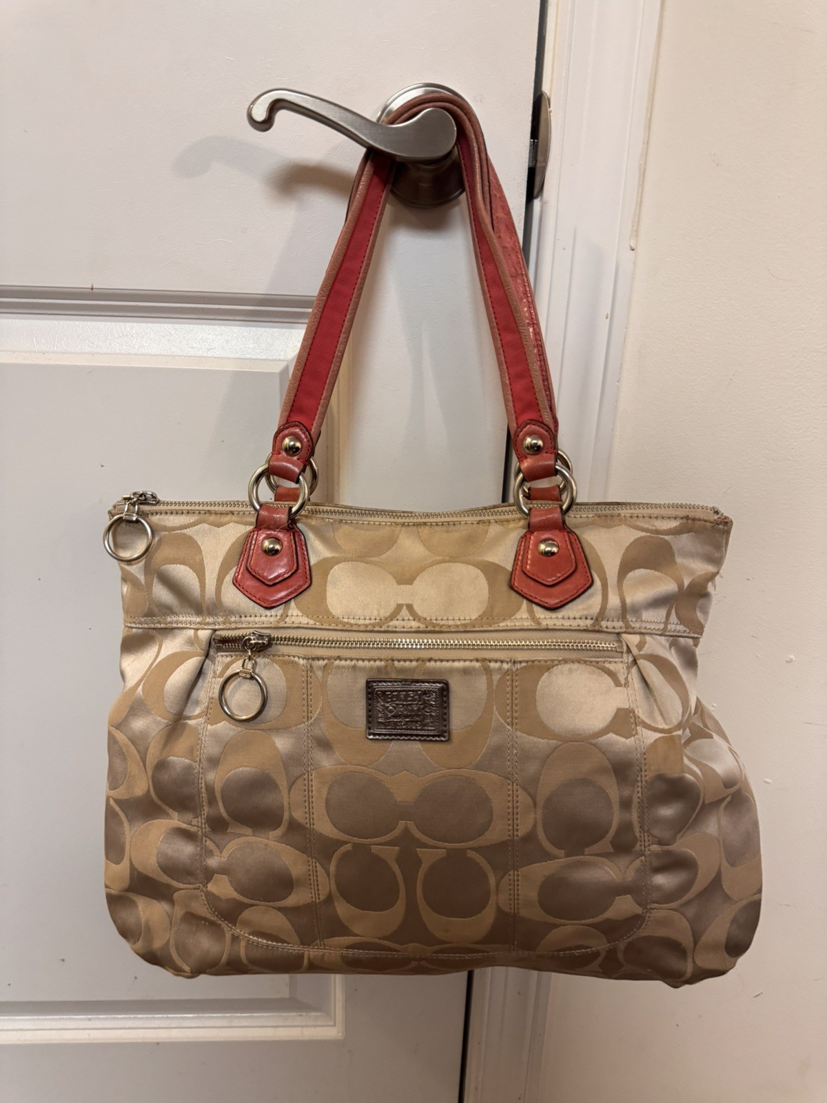 Signature coach poppy totebag Signature coach poppy totebag