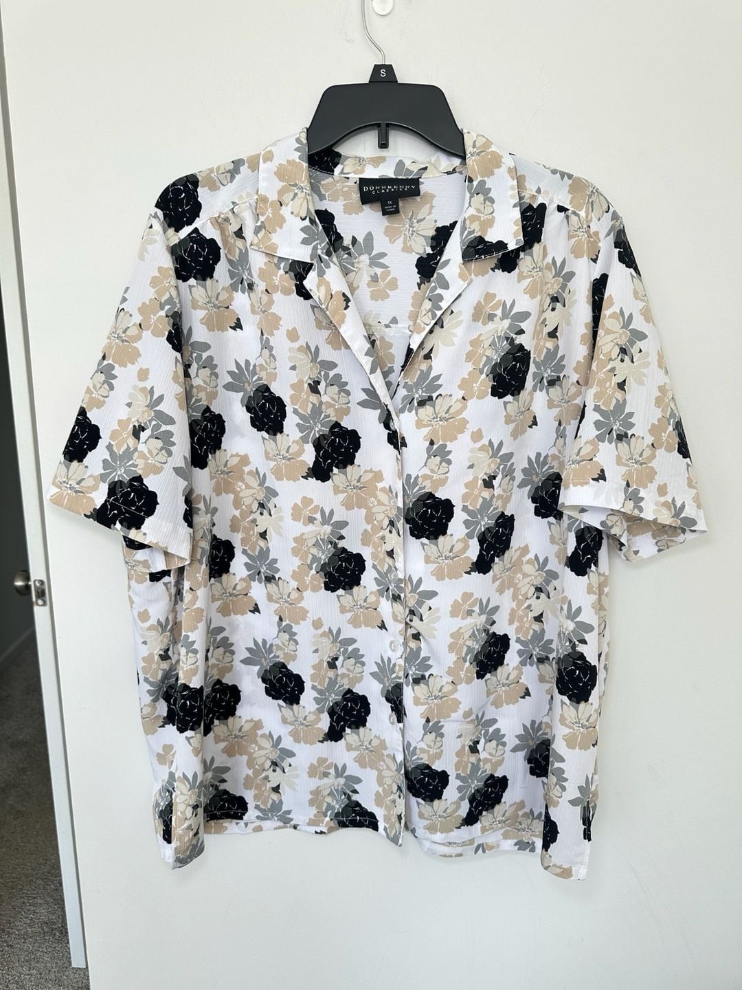 Donnkenny Classics Button-Down Shirt Size 1X Black White Floral Short Sleeve Donnkenny Classics Button-Down Shirt Size 1X Black White Floral Short Sleeve