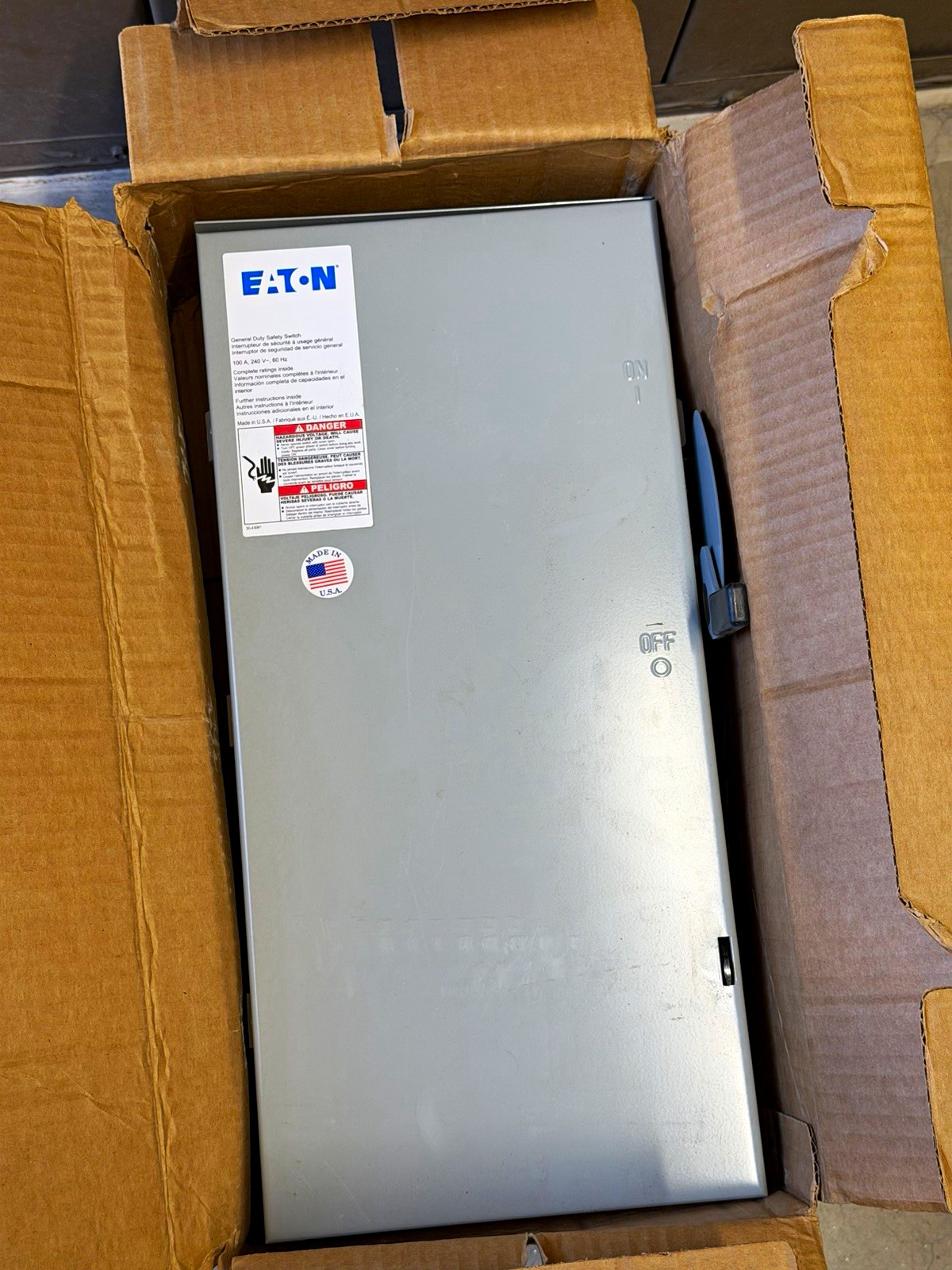 NEW Eaton DG223URB 100A 240V 2-Pole Non-Fusible Disconnect Safety Switch NEMA 3R