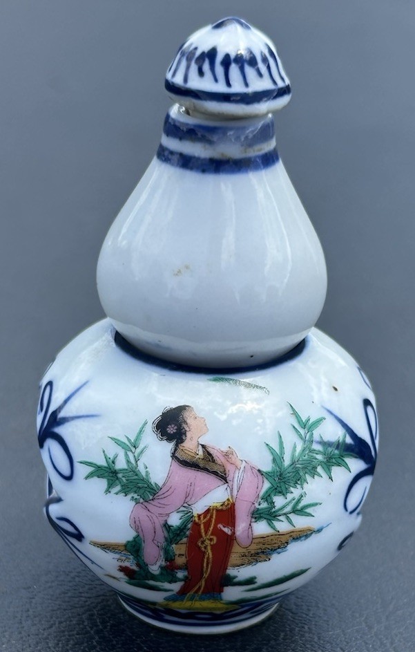 Vintage Antique Chinese Hand Painted Porcelain Rotating Naughty Snuff Bottle Vintage Antique Chinese Hand Painted Porcelain Rotating Naughty Snuff Bottle