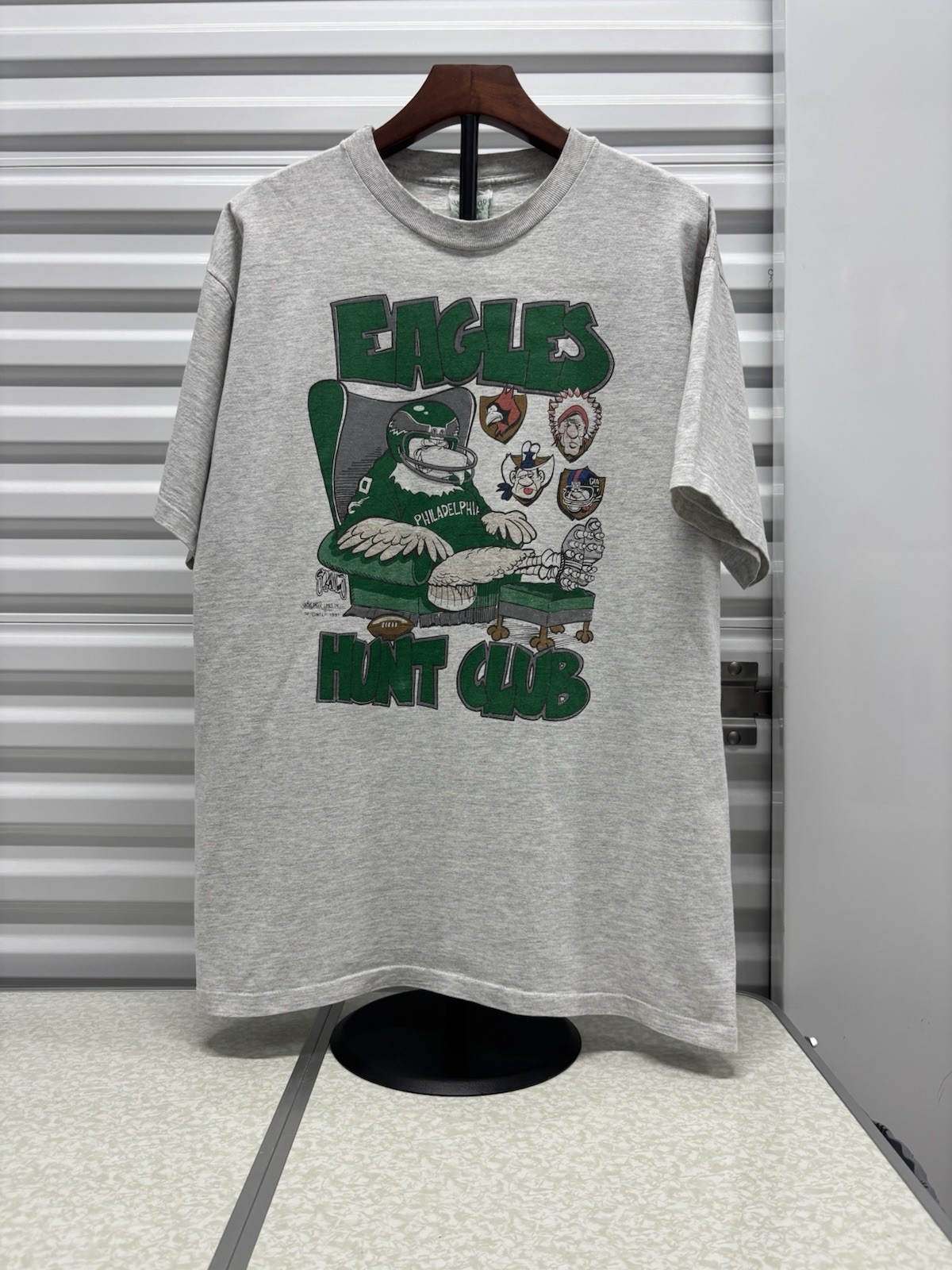 Wow Rare Vintage Scrawls Unbalanced Lines Philadelphia Eagles Hunt Club Shirt