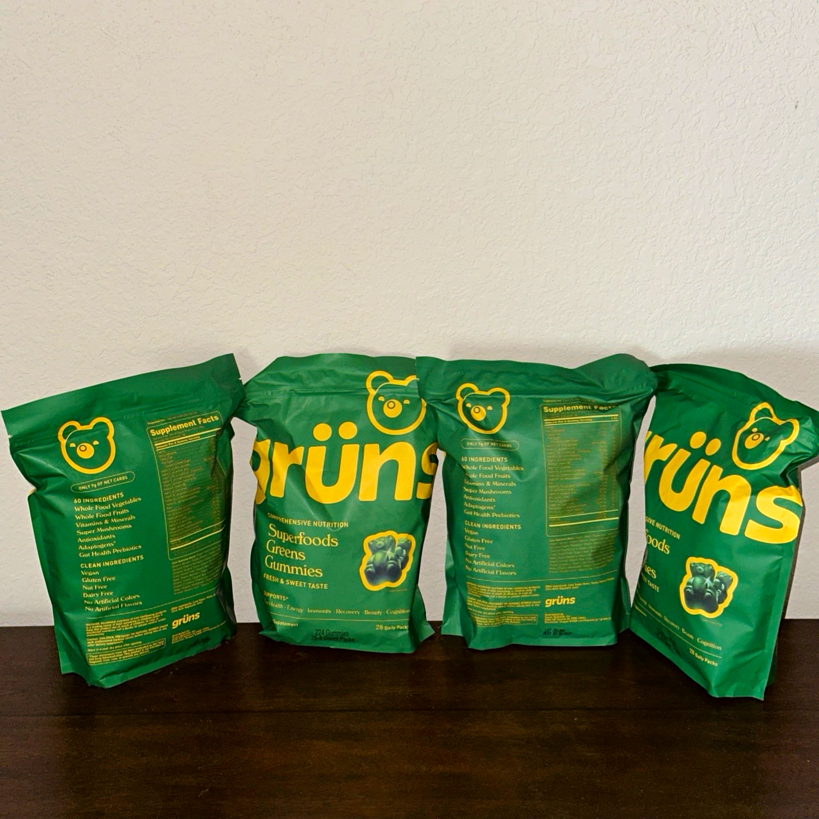 grüns Superfoods Greens Gummies Vegan Gluten-Free Strawberry 224 ct Exp 05/2027 grüns Superfoods Greens Gummies Vegan Gluten-Free Strawberry 224 ct Exp 05/2027
