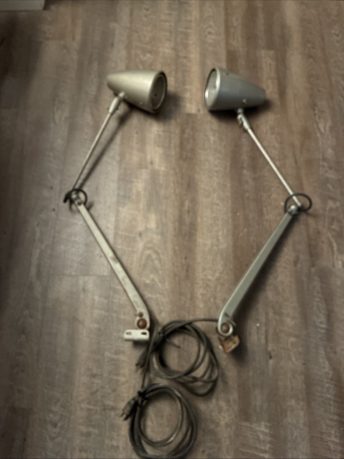 2 Vtg Dazor Model 1104 Articulated Industrial Task Lights Lamps 2 Vtg Dazor Model 1104 Articulated Industrial Task Lights Lamps