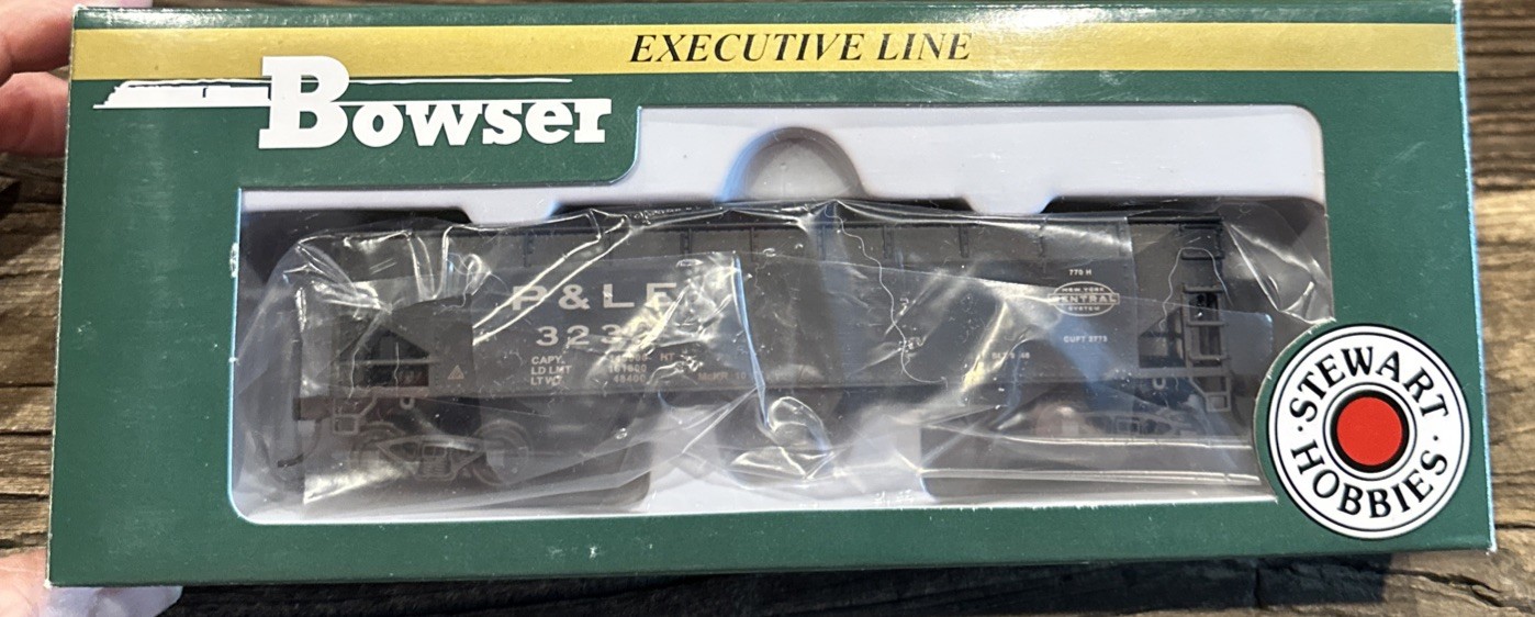 Bowser Executive Line HO #40422 Weathered 70 Ton Offset Hopper P&LE NIB Bowser Executive Line HO #40422 Weathered 70 Ton Offset Hopper P&LE NIB