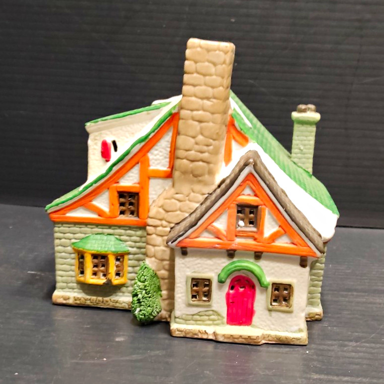Lemax 1993 Vintage Christmas Village Ceramic Snow Cottage House Building Lemax 1993 Vintage Christmas Village Ceramic Snow Cottage House Building