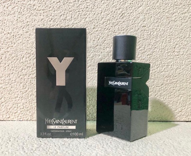 Yves Saint Laurent Y Le Parfum Spray Vaporisateur Regular Size 3.3 fl oz Yves Saint Laurent Y Le Parfum Spray Vaporisateur Regular Size 3.3 fl oz