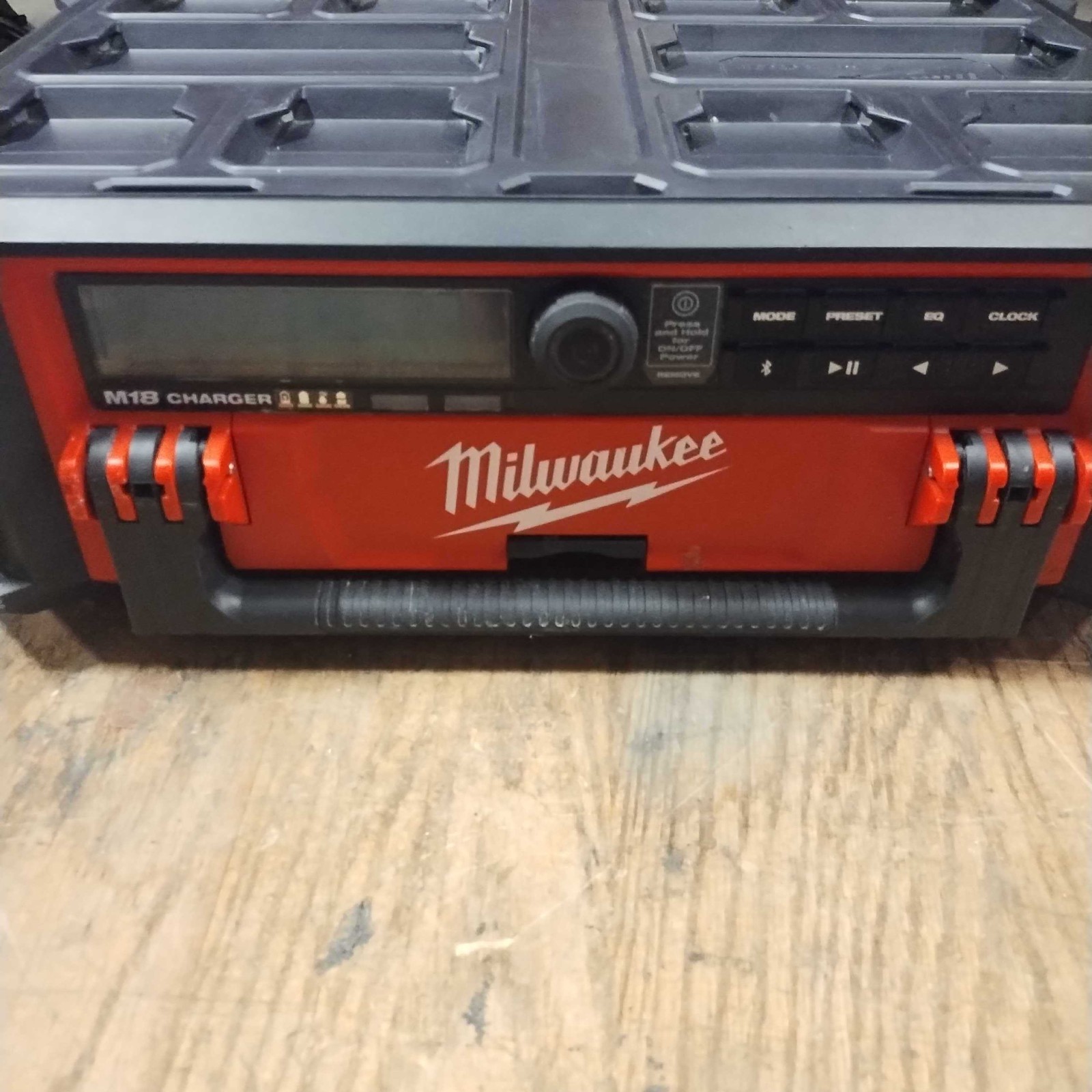 MILWAUKEE 2950-20 M18 PACKOUT JOBSITE RADIO + CHARGER BLUETOOTH 18V BARE TOOL