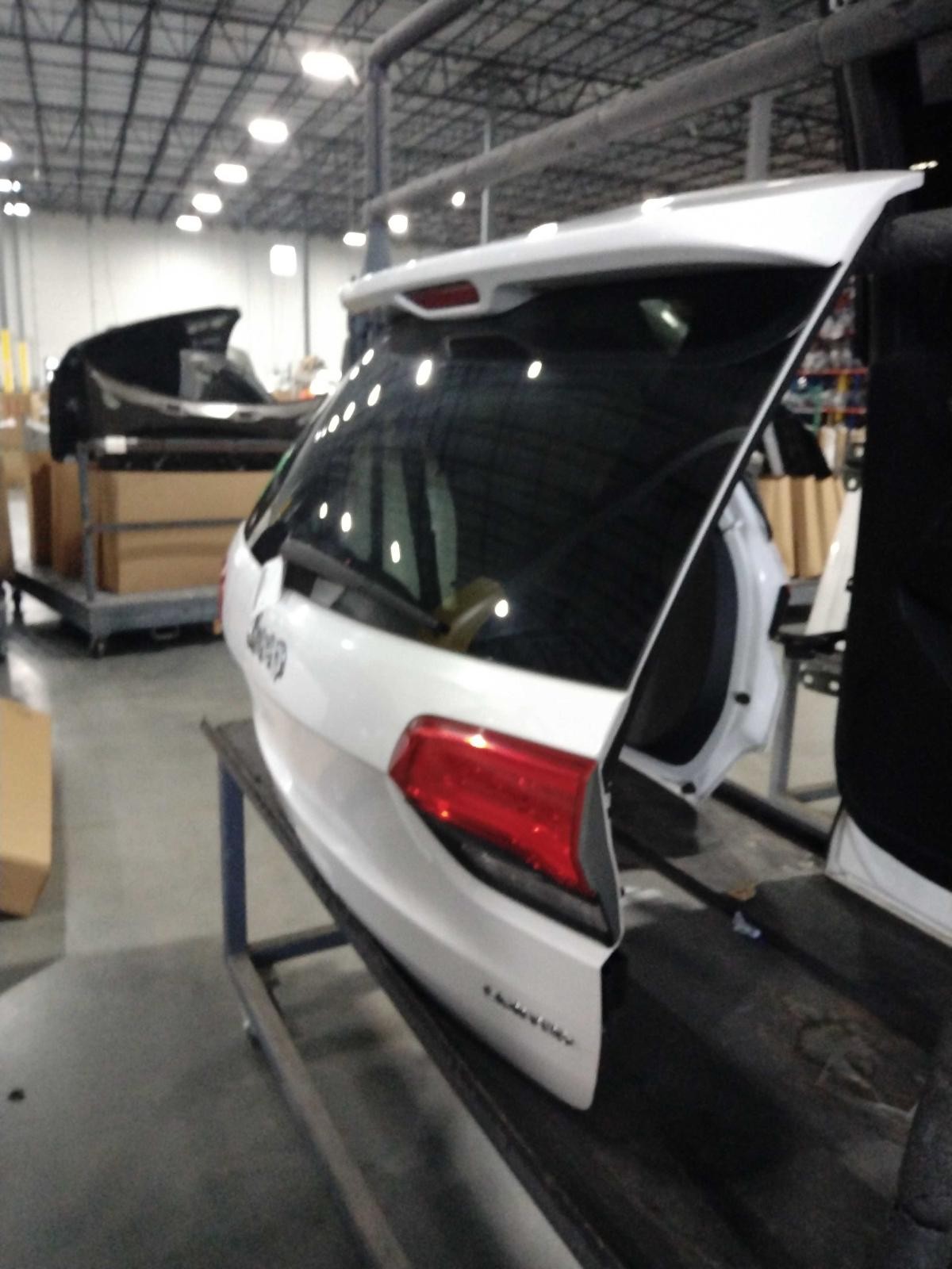 2017 Jeep Grand Cherokee Trunk Lid White OEM 4DR SUV 154K Miles