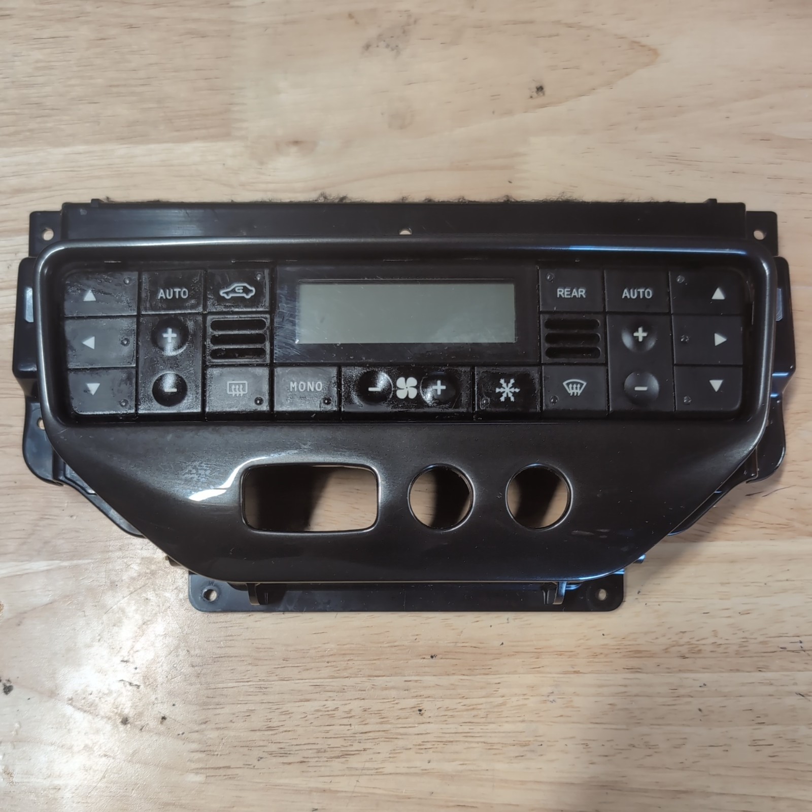 04-19 Maserati GranTurismo M145 AC A/C Heater Climate Control Unit OEM Complete 04-19 Maserati GranTurismo M145 AC A/C Heater Climate Control Unit OEM Complete