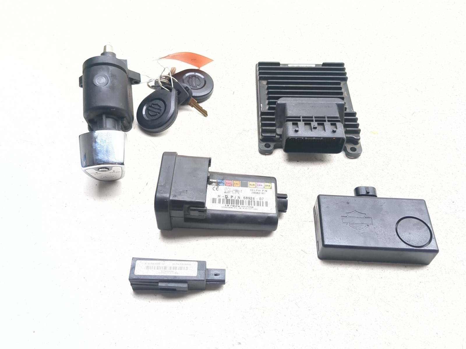 09-13 Harley Street Glide CVO FLHXSE ECU Turn Signal Security Module Ignition